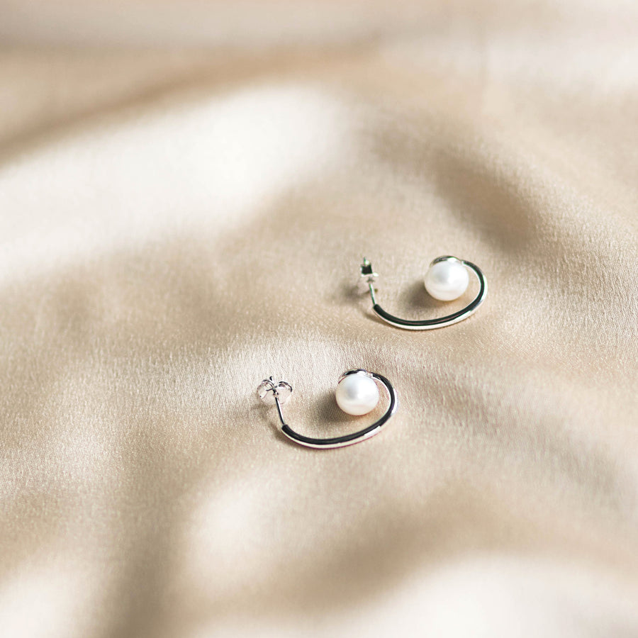 Sterling Silver Earrings with Natural Freshwater Pearl