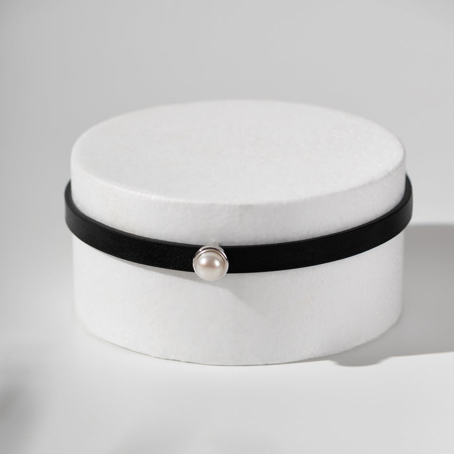 Sterling Silver and Genuine Leather Choker with Natural Button Pearl