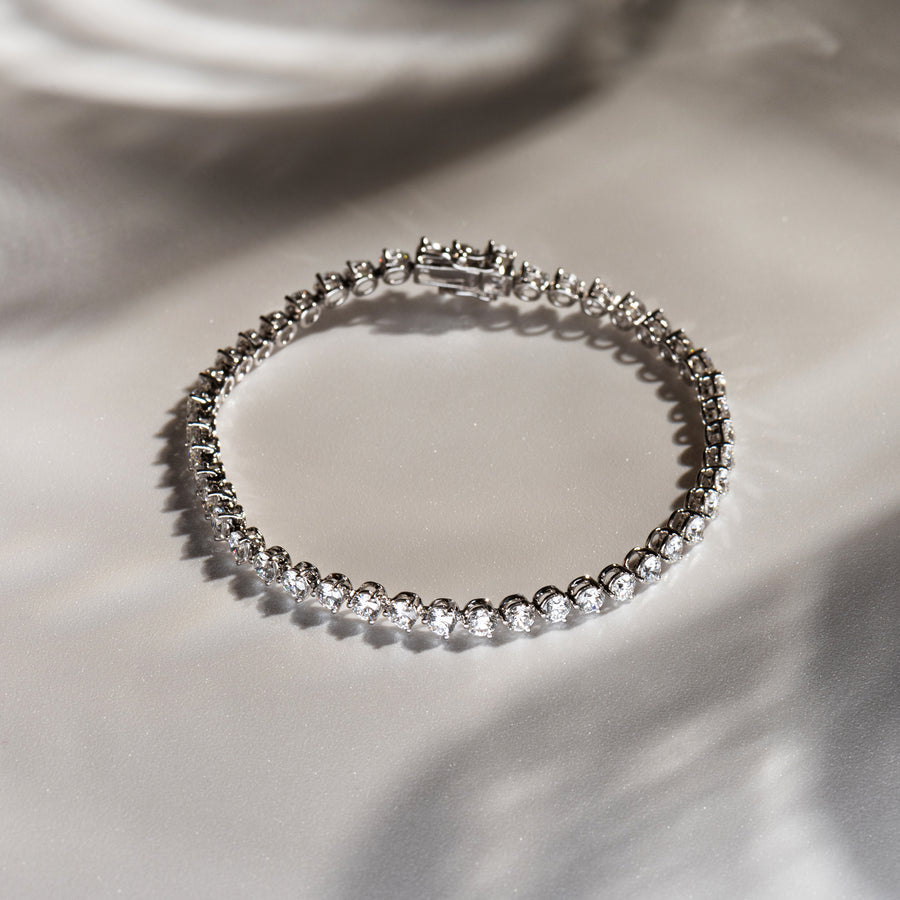 18K White Gold and Diamond Bracelet