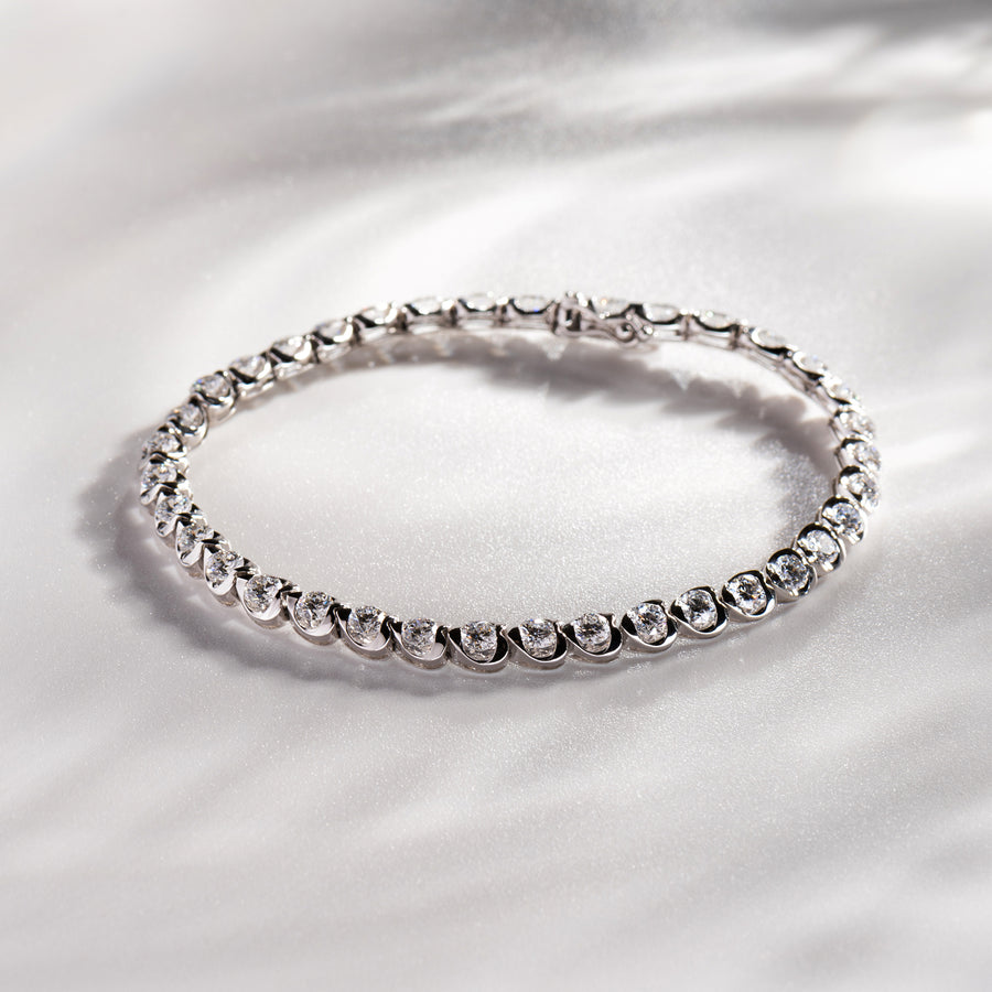 18K White Gold and Diamond Bracelet