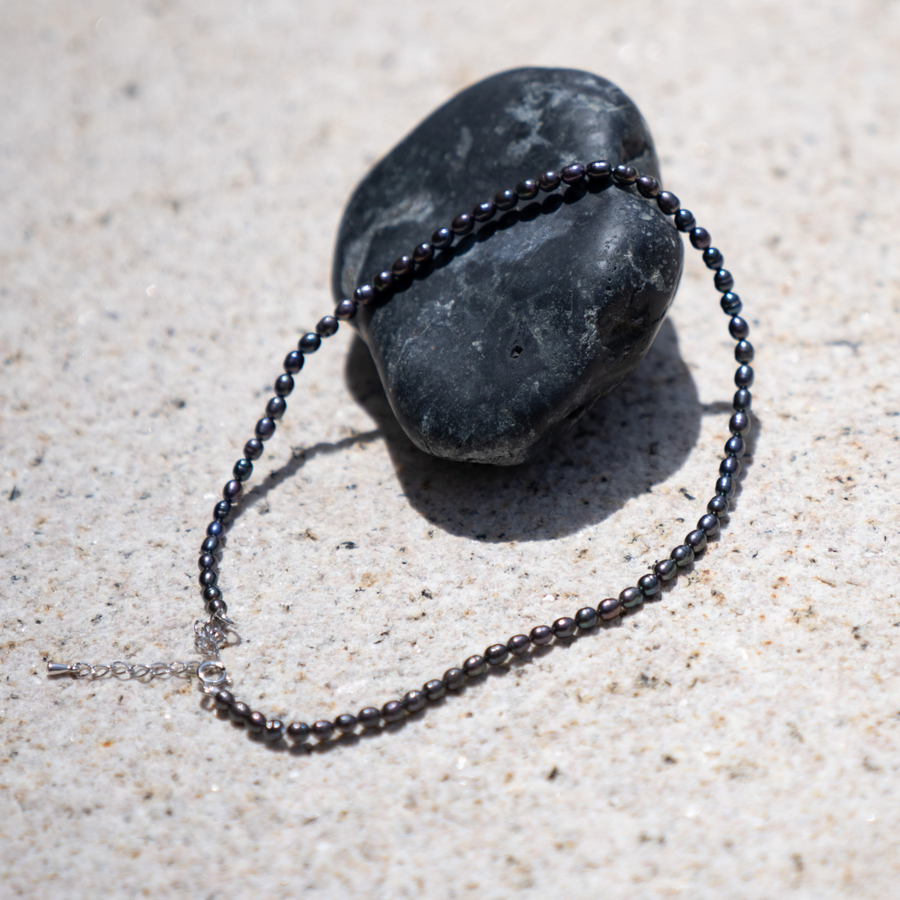 Sterling Silver Choker Necklace with Black Freshwater Pearl