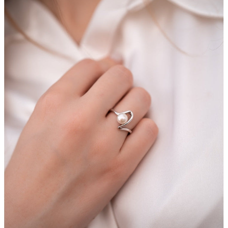 Sterling Silver Ring with Natural Freshwater Pearl