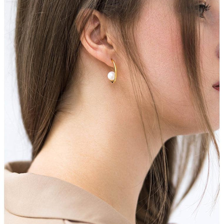 18K Gold Vermeil Earrings with Natural Freshwater Pearl