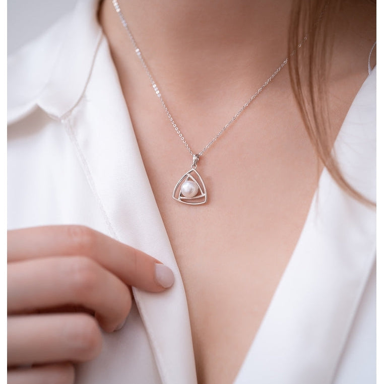 Sterling Silver Necklace with Natural Freshwater Pearl